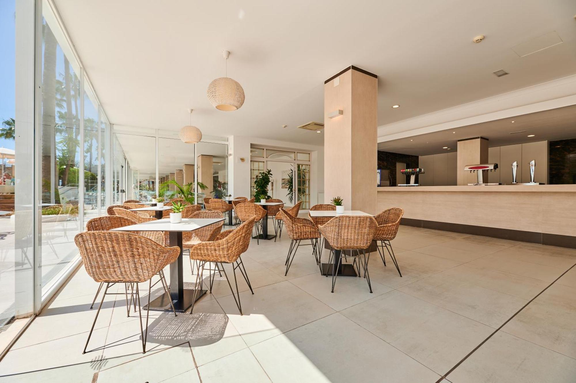 โรงแรม รอค บอกกัชโช Port de Alcudia  ภายนอก รูปภาพ