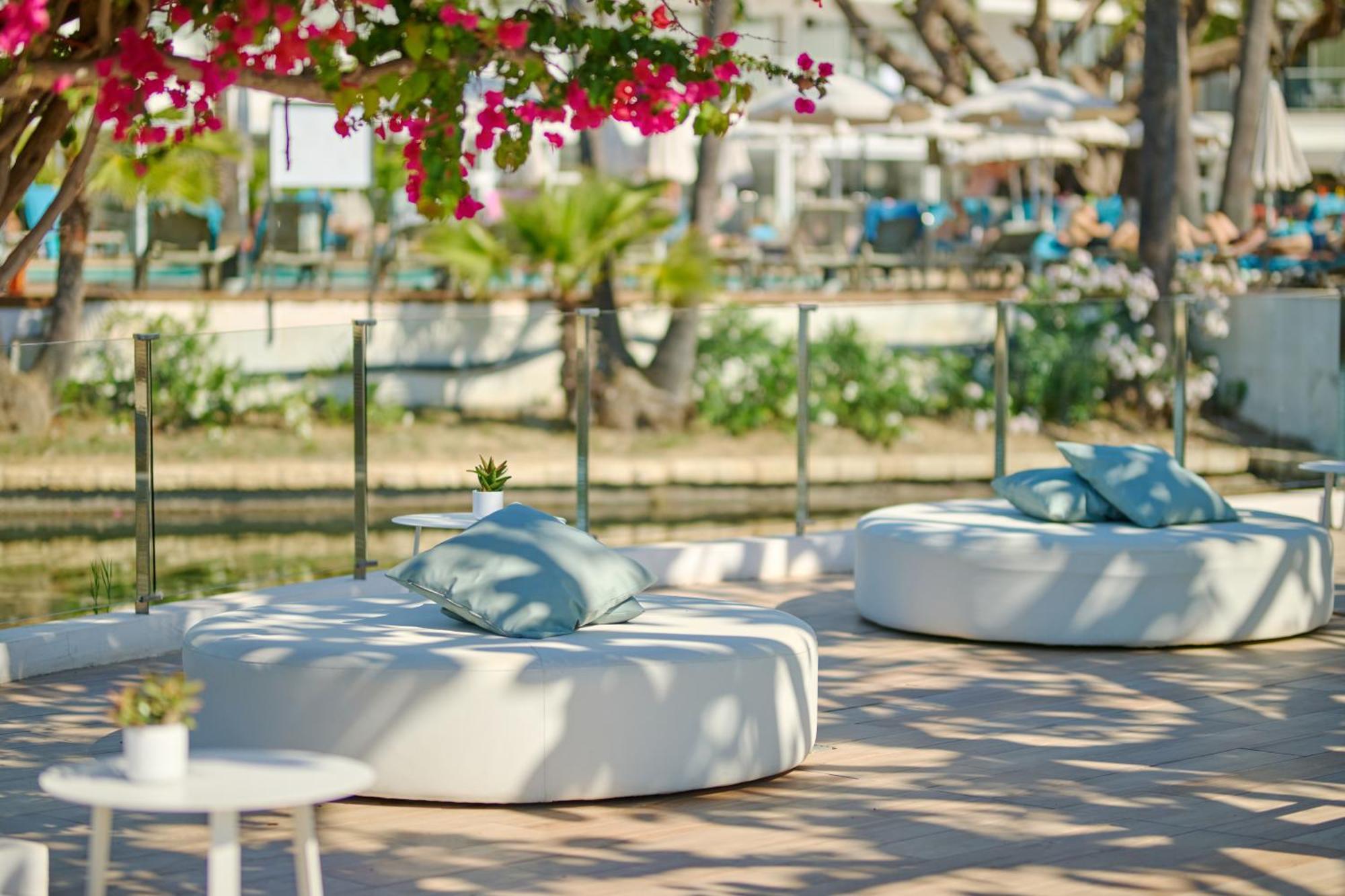 โรงแรม รอค บอกกัชโช Port de Alcudia  ภายนอก รูปภาพ