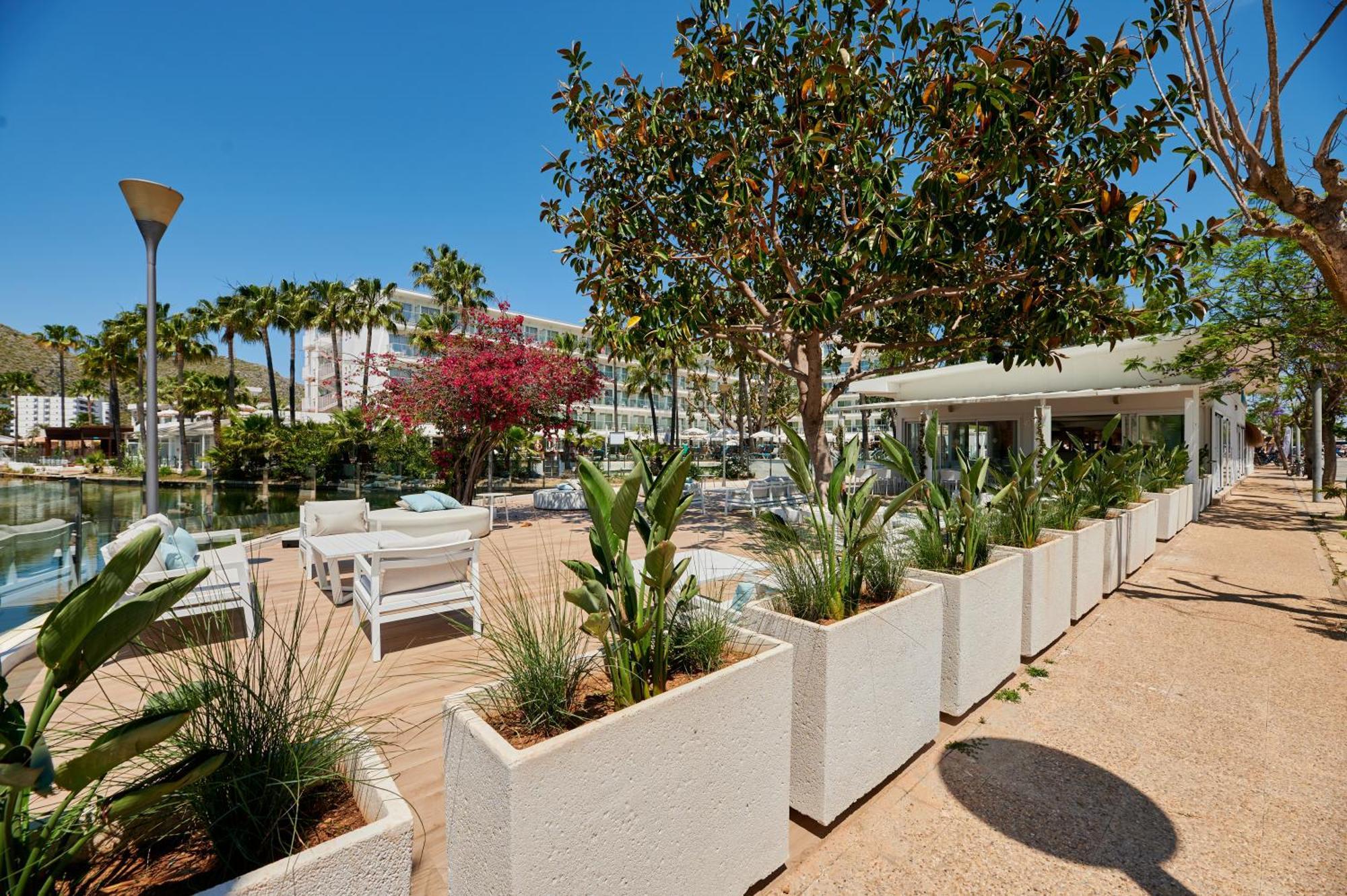 โรงแรม รอค บอกกัชโช Port de Alcudia  ภายนอก รูปภาพ