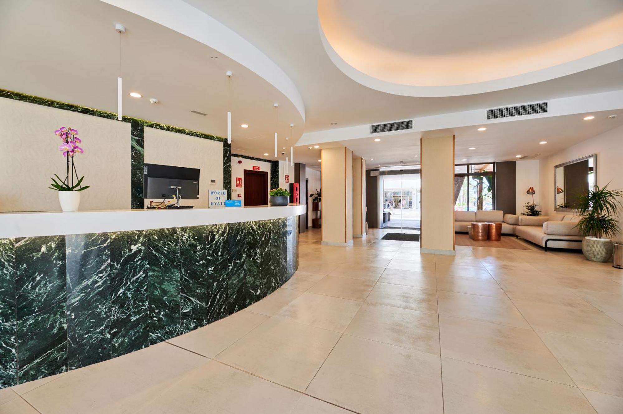 โรงแรม รอค บอกกัชโช Port de Alcudia  ภายนอก รูปภาพ