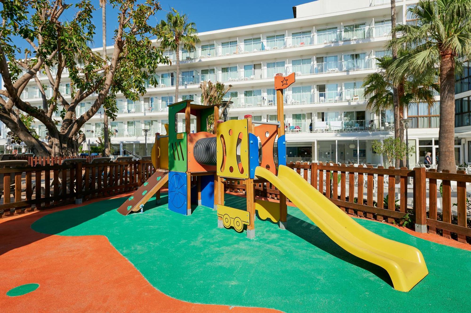 โรงแรม รอค บอกกัชโช Port de Alcudia  ภายนอก รูปภาพ